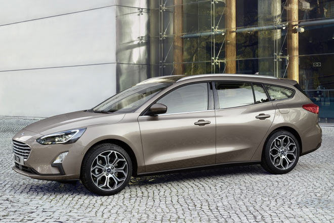 Auch den Kombi alias Turnier hat Ford bereits präsentiert. Das Fotomodell trägt die gehobene Ausstattungslinie Titanium