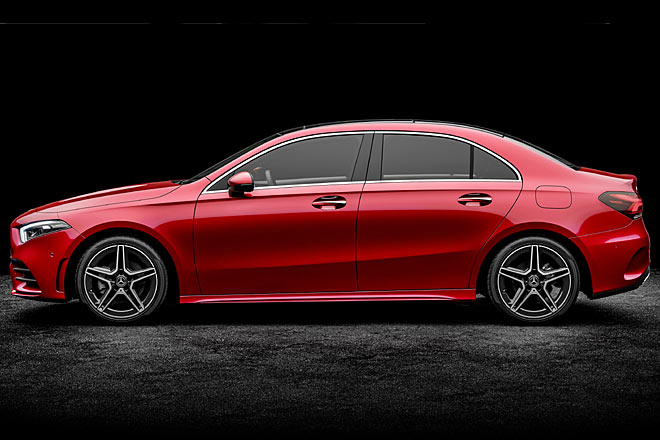 Der Radstand ist sechs, das ganze Auto 19 Zentimeter länger als die Schrägheck-Version