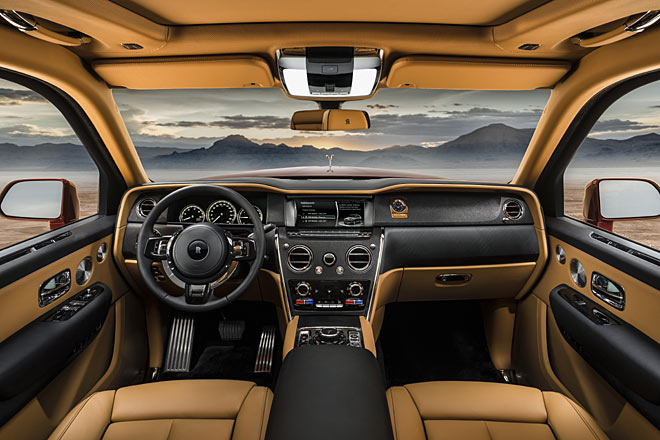 Das Interieur ist wie üblich Luxus pur und bewusst konservativ gestaltet. Die Technik stammt von der Konzernmutter BMW