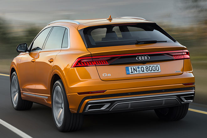 Anders als Q3, Q5 und Q7 gibt es beim Q8 geteilte Heckleuchten