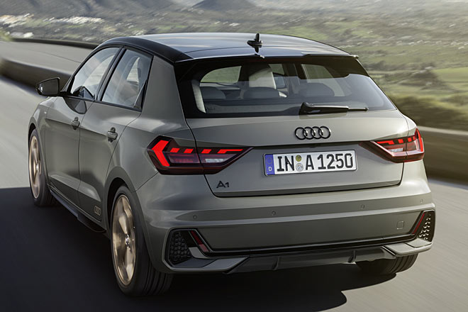 Schade, dass es noch keine Bilder ohne S-line-Paket gibt