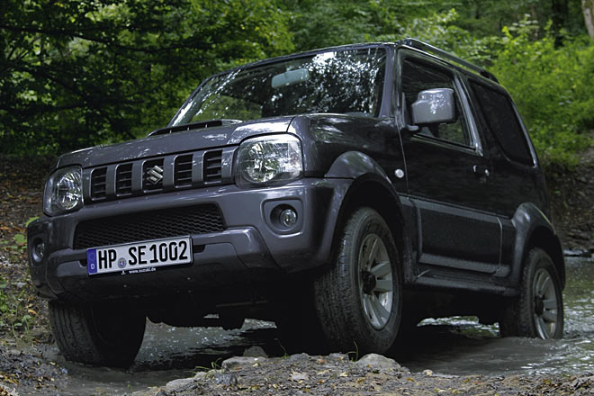 Bevor es langweilig wird mit der Farbkunde, ein Blick auf das ausgelaufene Modell, das optisch nicht ansatzweise mithalten kann