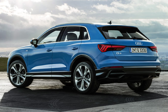 Das dritte Seitenfenster bekommt eine leicht geänderte Form, das zweite bleibt ungeteilt. Vor allem die mächtigen radhäuser sind ein Hingucker