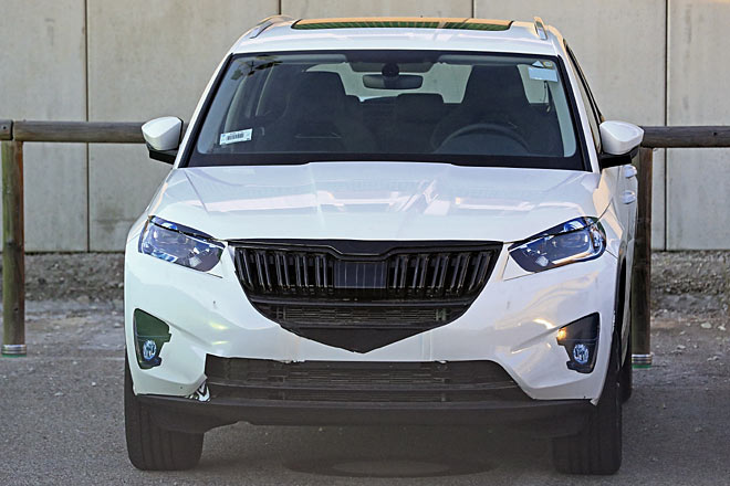 Die Tarnung soll wohl einen Mazda vortäuschen