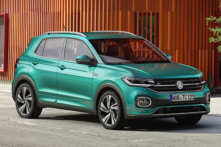 Alle Bilder zeigen die teure R-Line mit mehr lackierten Flächen, vernünftiger Rädergröße und dergleichen. Der T-Cross ist etwa sechs Zentimeter länger und elf höher als ein Polo bei identischem Radstand