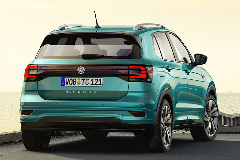 Statt geteilter Leuchten gibt es ein Reflektorband. Darauf, dass es mit dem Facelift in drei-vier Jahren aktiv wird, darf man schon jetzt wetten