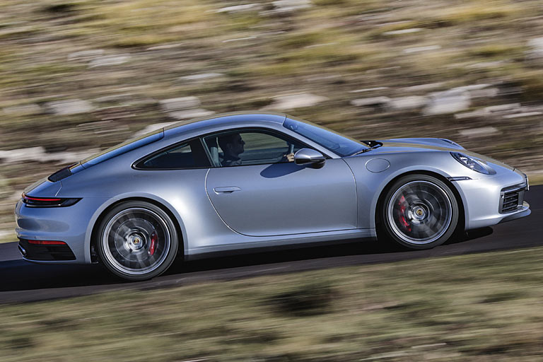 Die Silhouette zeigt sich kaum verändert, allerdings sind die Radhäuser größer