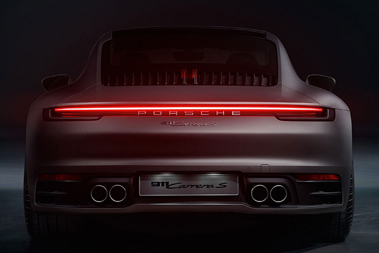 Die allradfreie Variante trägt vier Endrohre