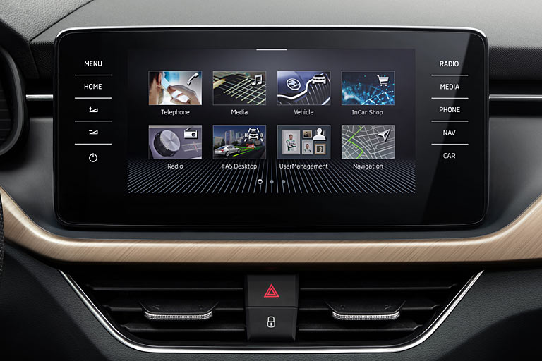 Wichtigstes Merkmal ist aber der Zentralbildschirm, der nun freistehend daherkommt und optional satte 9,2 Zoll groß ist. Keine Drehregler zu bieten entspricht aber nicht dem Markenslogan &raquo;simply clever&laquo;