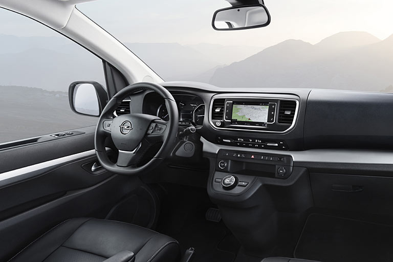 Im Interieur wird der Nutz-Charakter und das Rotstift-Konzept durchaus sichtbar