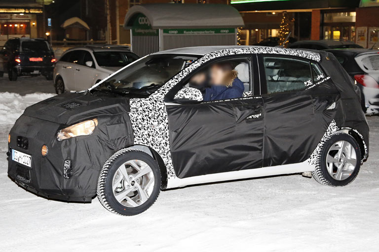 Die ansteigende Seitenlinie übernimmt der i10 vom aktuellen Modell