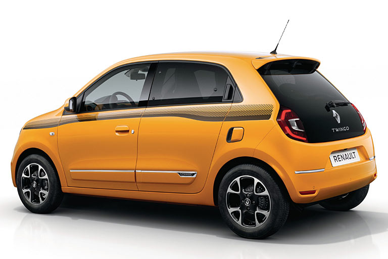 ... von dem neuen Lufteinlass auf der linken Seite über der Hinterachse ab, der das Heckmotörchen mit mehr Luft versorgt