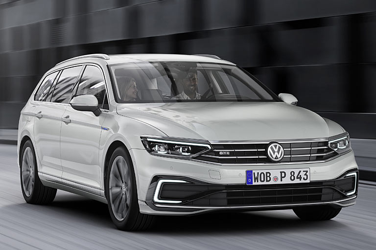 Der GTE (Plug-in-Hybrid) bekommt mehr elektrische Reichweite, aber sonst keine Neuerungen im Antrieb. Das Zusatz-Tagfahrlicht wird fortgeführt