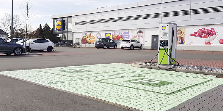 Lidl baut Ladesäulen an 400 Filialen