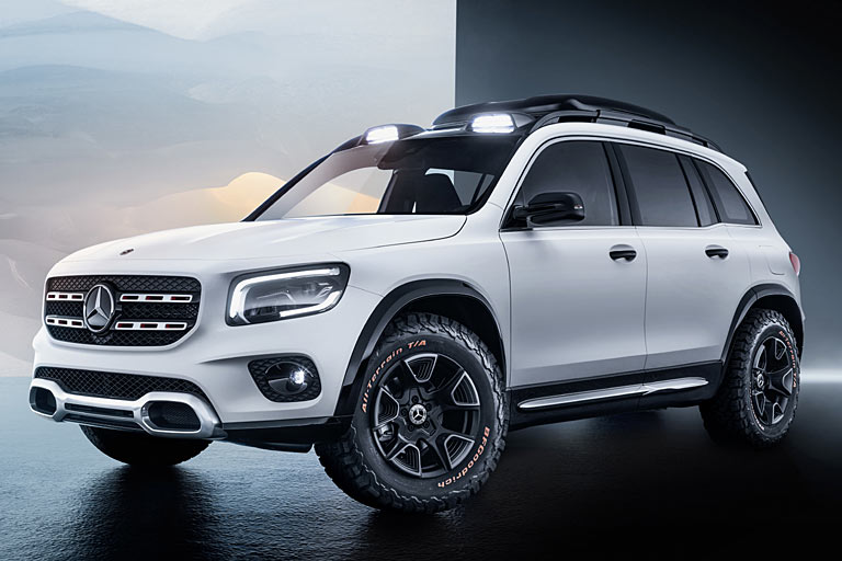 Ist noch Platz zwischen GLA und GLC? Klar, sagt Mercedes: GLB lautet das neueste Kürzel im Modellportfolio. Die bereits siebte Variante der kompakten Sterne setzt auf Platz