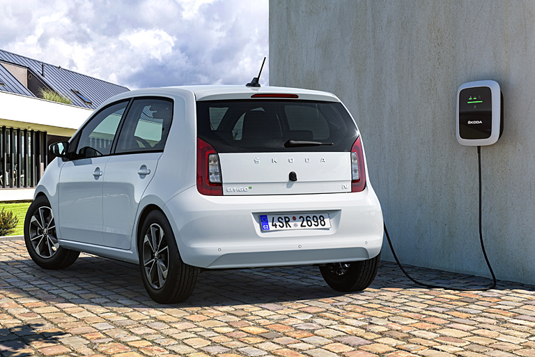 Am Heck trägt das E-Modell &ndash; und demnächst wohl jeder Citigo &ndash; nun Buchstaben statt Logo