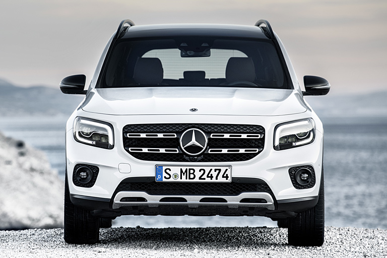 ... mit anderer Formgebung der Schürzen. Stehende Außenspiegel hätten dem GLB gut gestanden