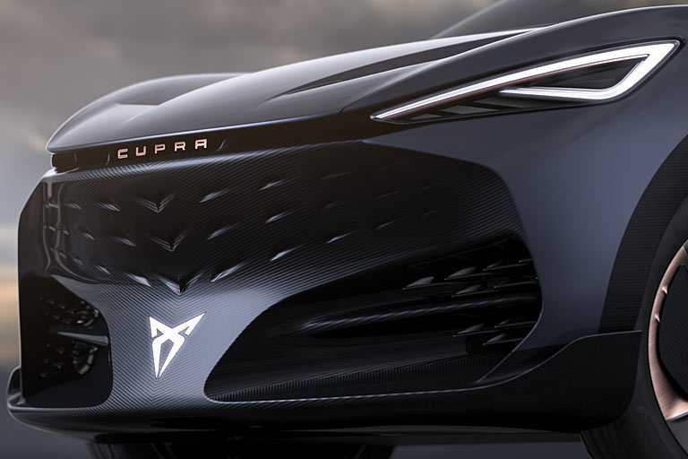 Anders als der Formentor trägt der Tavascan jedenfalls im Messetrim eine eigenständige Front