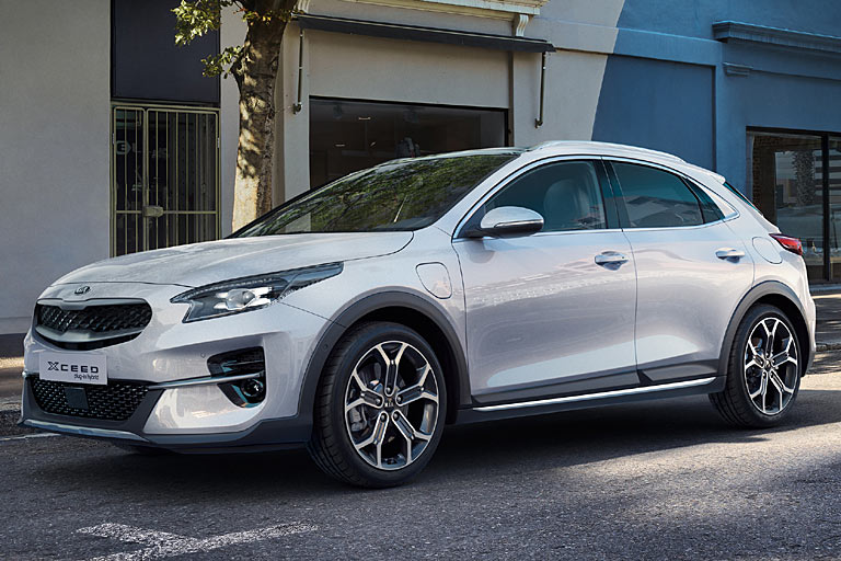 ... auch der XCeed werden Anfang 2020 so eingeführt. Bei einer Systemleistung von 141 PS kommen sie auf 60 Kilometer E-Reichweite