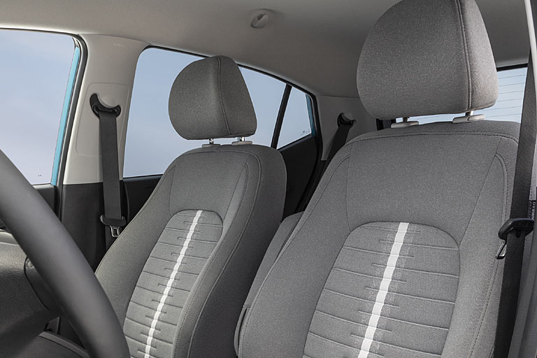 Im neuen Modell hat Hyundai mehr gespart, etwa an der Gurthöhenverstellung