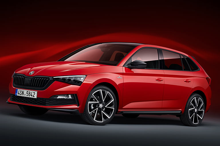 Škoda bietet den Scala jetzt auch in der Ausstattungslinie Monte Carlo an. Sie trägt Schwarz u.a. an der Kühlergrilleinfassung, den Seitenschwellern, Rädern und Außenspiegelkappen