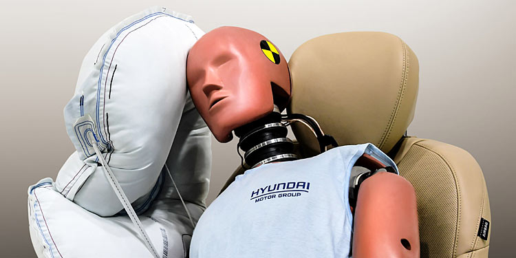 Hyundai entwickelt Zentralairbag (aktualisiert)