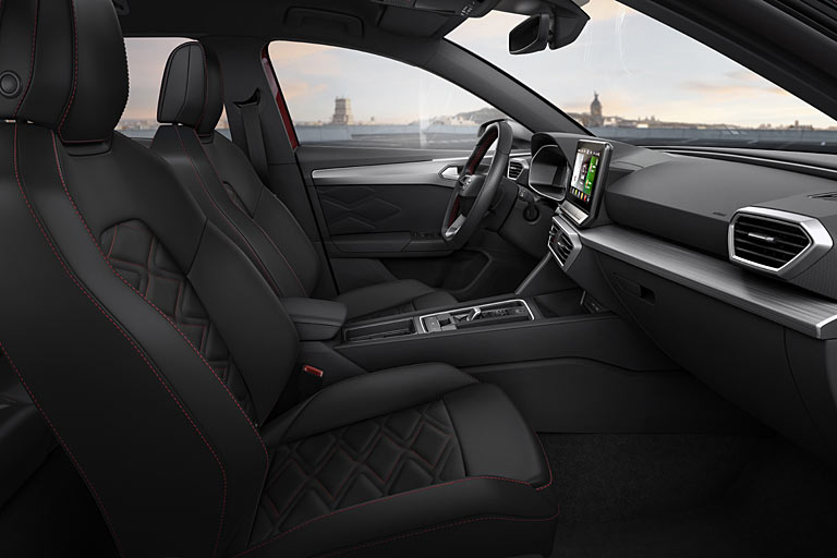 Clean ist in: Blick ins Interieur. Der Leon folgt der Golf-Vorgabe, verzichtet sogar auf noch mehr Schalter