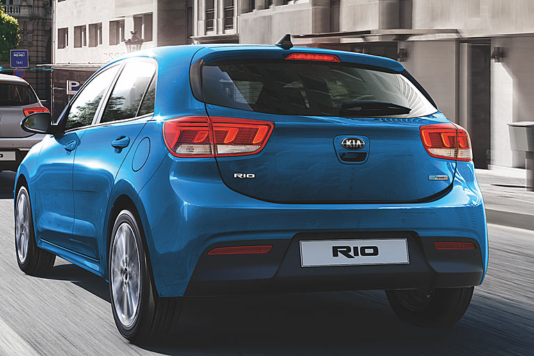 Die Seitenansicht bleibt Facelift-typisch unverändert, aber auch am Heck hat Kia keinen Handlungsbedarf (respektive finanziellen Spielraum) für Neuerungen gesehen