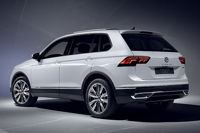 Schwach: Der Plug-in-Hybrid ist nur als Fronttriebler zu haben. Auch hinten dürften die Fake-Endrohre die serienmäßige Optik darstellen