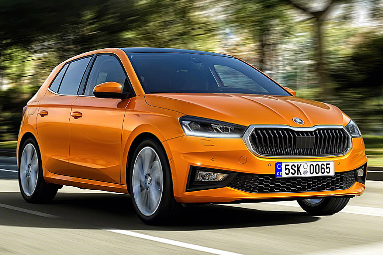 Das Design bleibt grundsätzlich der bisherigen, unaufgeregten Form treu. Durch den Größenzuwachs und manche Modifikationen gibt es dennoch einen Neu-Effekt