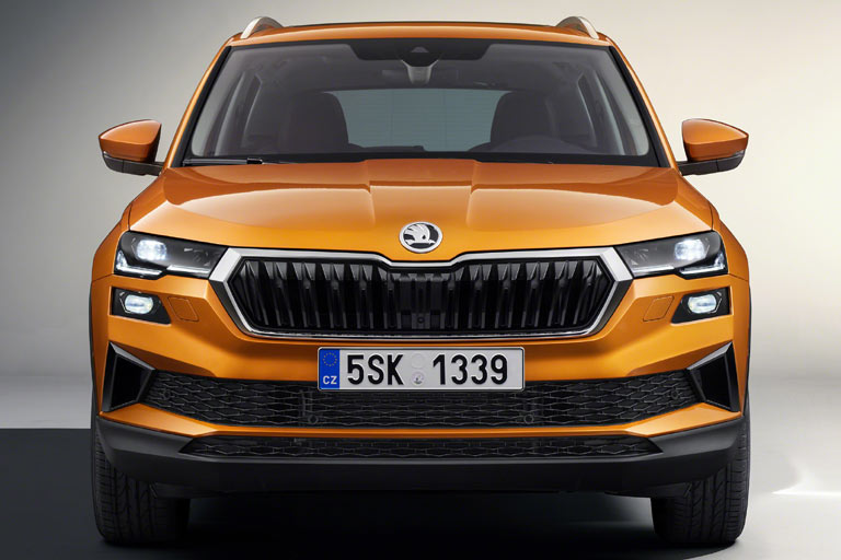 Erstmals gibt es optional Matrix-Technik, dann erscheint das Licht doppelstöckig in Vier-Augen-Optik