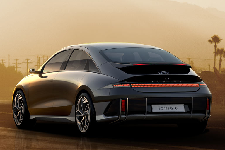 Exot oder Volumenhersteller? Auch von hinten bietet der Ioniq 6 völlig neue Anblicke, die vermutlich vielen E-Auto-Interessenten das Portemonnaie öffnen werden