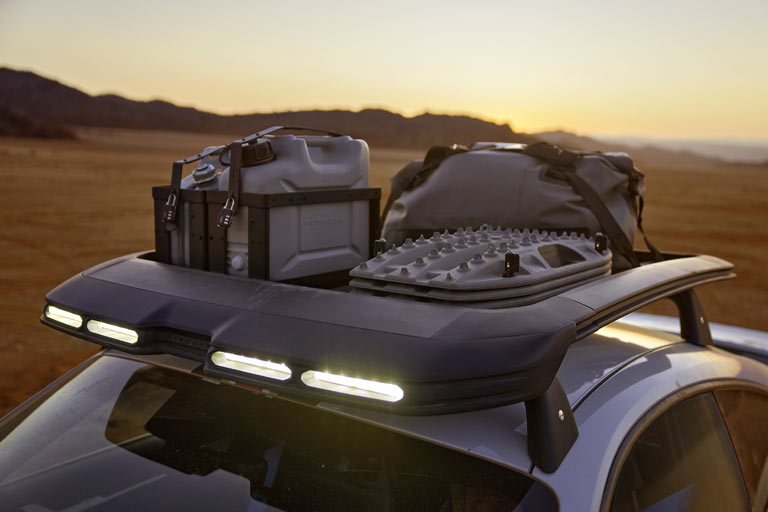 ... auf dem optionalen Dachträger Reserve-Sprit mitführen lässt