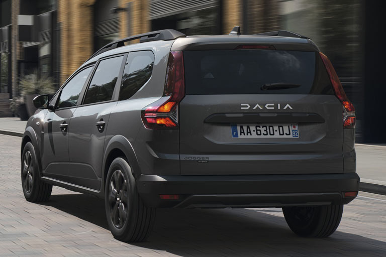 Optisch gibt sich das doppelt motorisierte Modell nicht zu erkennen, außer an dieser optionalen Metalliclackierung