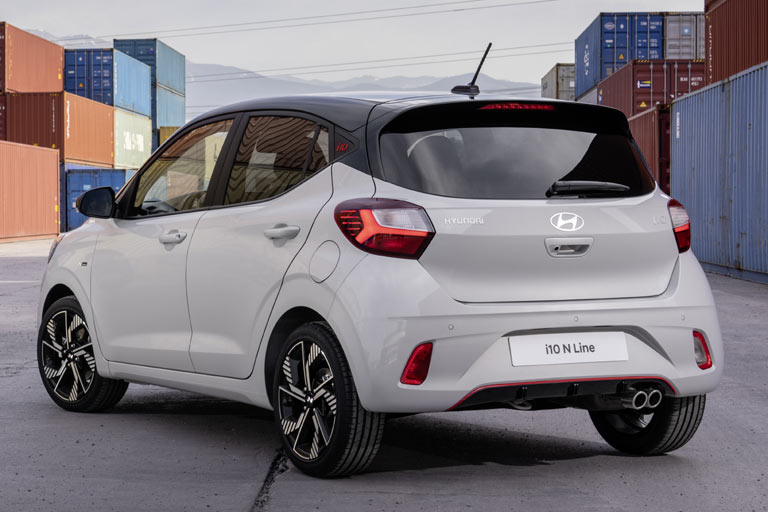 Am Heck gibt es LED-Rückleuchten mit auffälligerem Innenleben. Der N-Line hat sie serienmäßig, bei den anderen Versionen sind sie vermutlich ausstattungsabhängig