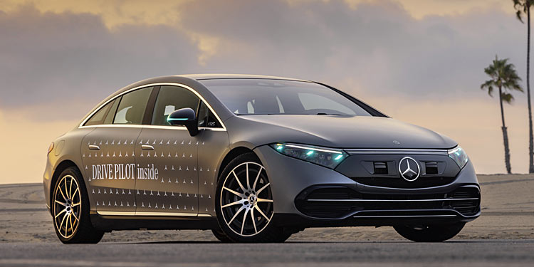 Kommt türkisfarbenes Licht für autonom fahrende Autos?