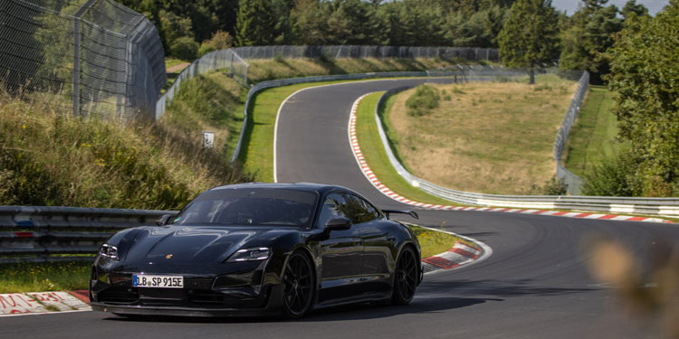 Porsche Taycan wird noch schneller