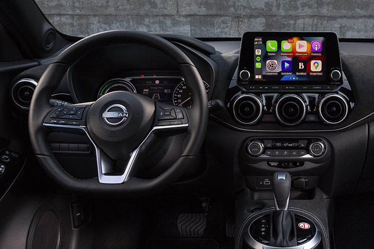 ... der Vergleich mit dem bisherigen, etwas an Ford erinnernden Layout zeigt