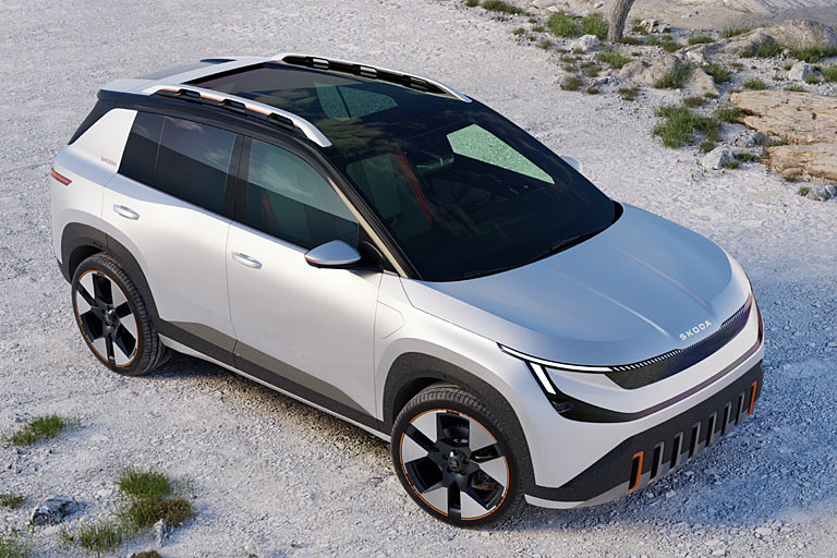 Der Epiq wird rund 4,10 Meter lang sein und damit ziemlich genau das aktuelle Fabia-Niveau erreichen, während der Radstand mit 2,60 Metern fast schon Golf-Niveau hat. Die Proportionen wirken gut, ebenso Details wie konventionelle Türgriffe und die Ladeklappen-Position