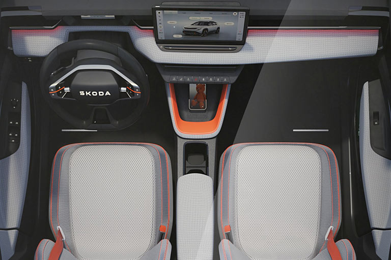 Auch das Interieur zeigen die Tschechen schon recht genau, sieht man einmal von den sitzintegrierten Gurten ab