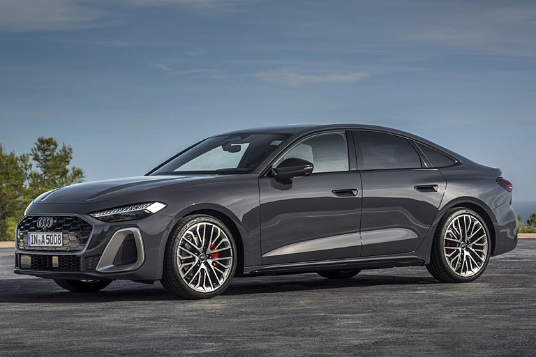 Gestatten, Audi A5, 2024. Der Nachfolger des A4 erscheint unter den Namen A5
