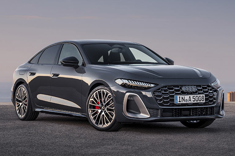 Zunächst die Limousine, die in Länge und Radstand um rund sieben Zentimeter länger ist als der entsprechende A4 es war