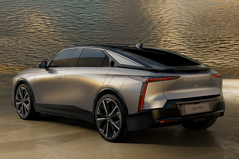 Gähn: Der hintere Türgriff ist &raquo;versteckt&laquo;. Schade: Ladeklappe auf der falschen Seite. Eine Priese Kia: Das Rückleuchten-Design