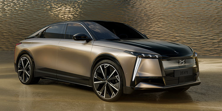 DS N°8: Oberklasse à la française