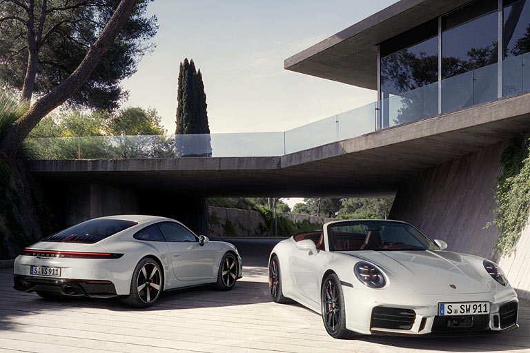 Der Carrera S ist auch wieder als Cabriolet verfügbar. Die Carerra-4S-Varianten mit Allradantrieb sind noch nicht angekündigt. Die Foto-Location ist notabene subjektiv schlimm hässlich