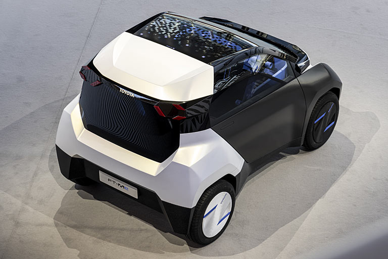 Das Wägelchen ist kürzer als 2,50 Meter. Das Solardach trägt zur Akkuladung bei