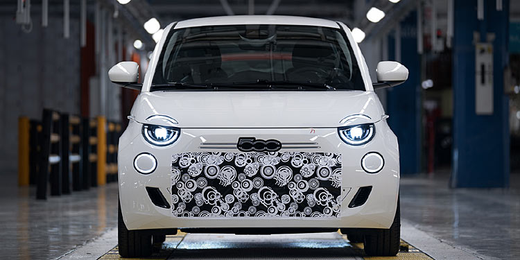 Fiat 500 Hybrid: Der Verbrenner im E-Gewand