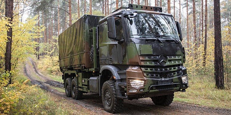Daimler Truck liefert Hunderte Lkw an Bundeswehr