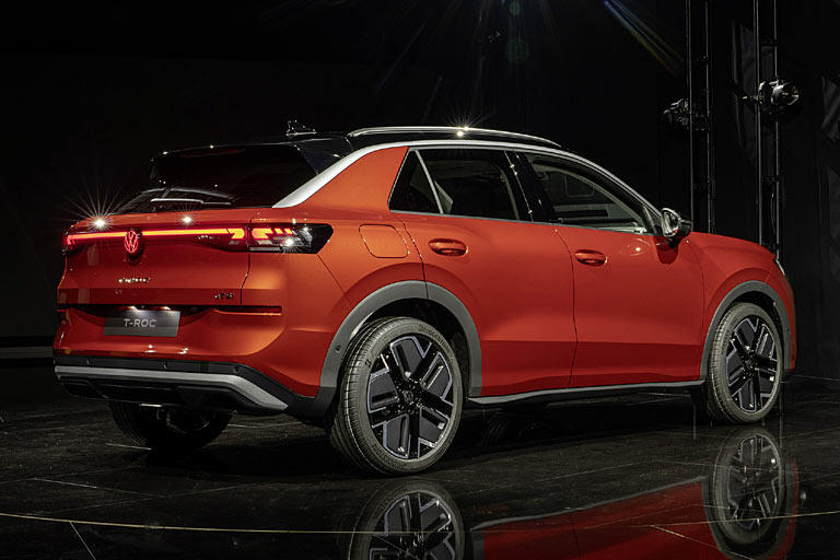 Auch Front- und Heckschürze sind anders gestaltet