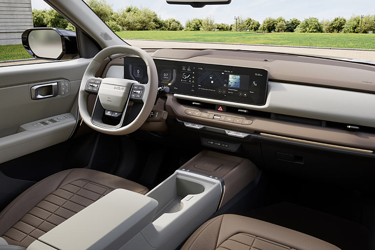 Blick ins Seltos-Interieur: Auch hier gibt es den bekannten Kia-Look, den wir durchaus gut finden, aber auch noch besser sein könnte